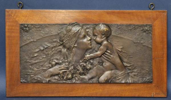 Maternit&#224;, bassorilievo in bronzo, cm 21 x 47, entro cornice.