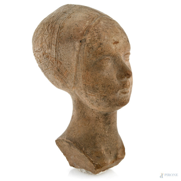 Testa di fanciulla in terracotta, XX secolo, altezza cm 12, (segni di usura, difetti)