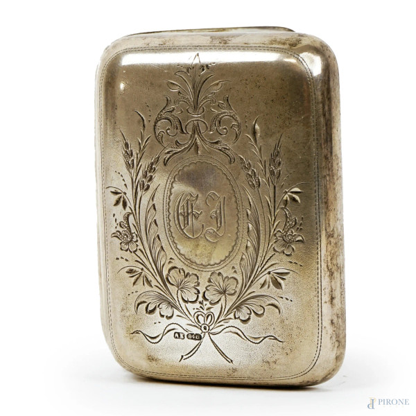 Scatolina in argento, monogramma e decori floreali incisi,  cm  5x8, Russia, XIX secolo, peso gr. 86, (lievi difetti).