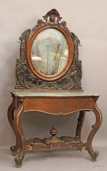 Toletta da centro di linea sagomata in mogano con piano in marmo ed alzata a specchio, XIX sec., cm 183 x 104 x 58, difetti.