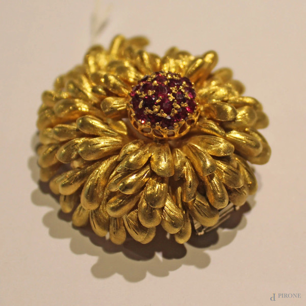 Spilla in oro 18 kt. con rubini, gr.32