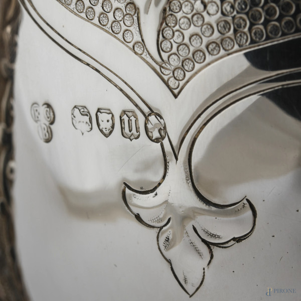 Coppa a doppia presa in argento 925/000 finemente cesellato con coperchio. Inghilterra, Richards ...