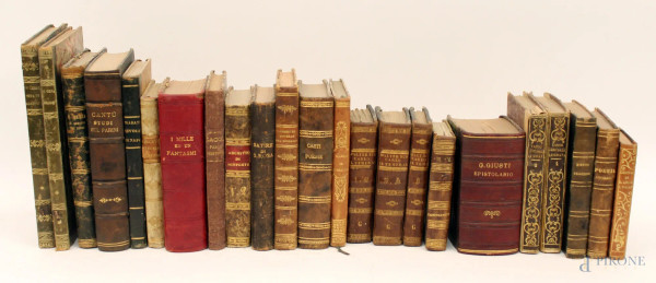 Lotto composto da ventitr&#233; libri dell&#39;800 in formato medio-piccolo.