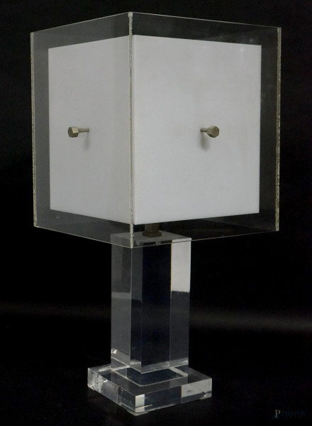 Lampada di design in plexiglass, XX secolo, cm h 64x30,5x30,5, (difetti)
