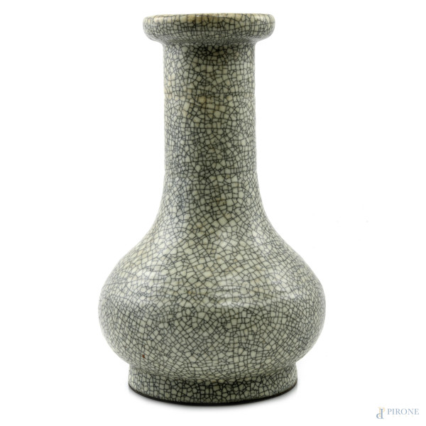 Vaso in ceramica Craquelè, XX secolo, altezza cm 21, (segni di usura, difetti di cottura)