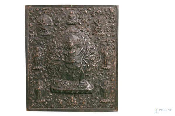 Lastra in bronzo sbalzato raffigurante Budda, arte tibetana, XX sec, 35x31 cm.
