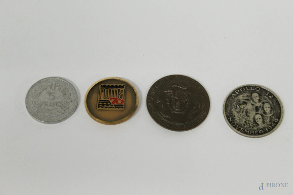 Lotto composto da quattro medaglie diverse.