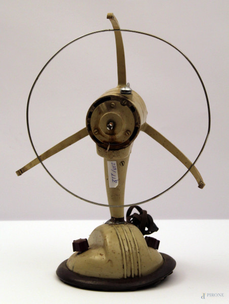 Ventilatore in ferro, anni 50, marcata Merelli, h. 36 cm