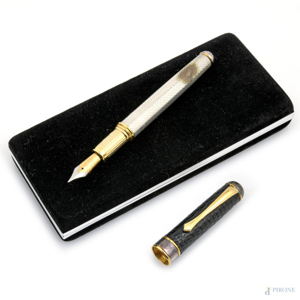 Penna stilografica in argento e argento dorato, (da revisionare)