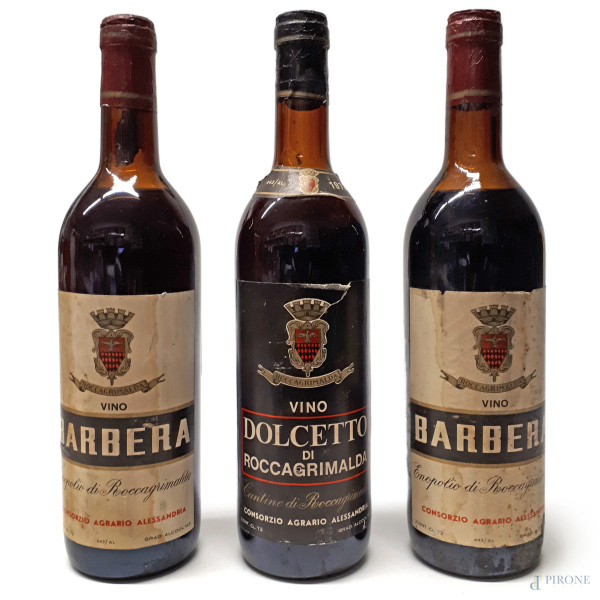 Vini da collezione ed esposizione, lotto composto da tre bottiglie da 0,72 lt: due Barbera Enopolio di Roccagrimalda anni 70 e un Dolcetto di Roccagrimalda del 1973