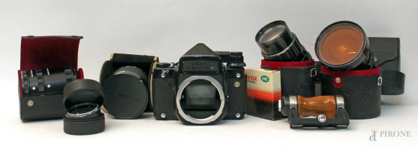 Macchina fotografica Pentax, anni &#39;60, entro custodia originale.