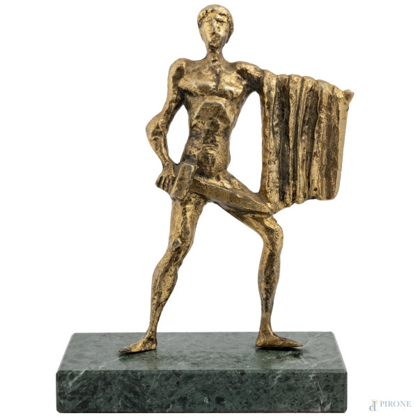 Gladiatore, scultura in bronzo dorato su base in marmo, altezza cm 26,5