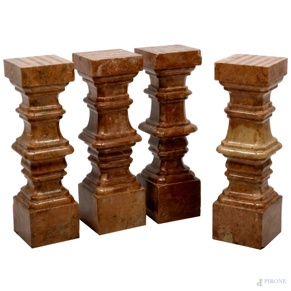 Quattro elementi di balaustra in marmo, XX secolo, cm 54,5x16x16, (difetti)