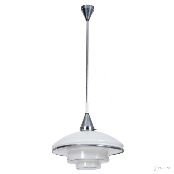 Lampadario in metallo cromato con diffusore in vetro bianco, XX secolo, cm 100x43 circa, (segni di usura, ossidazioni,difetti)