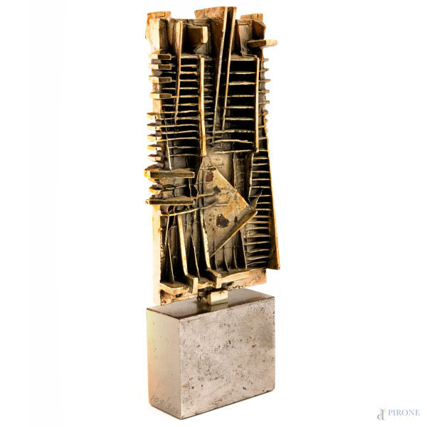 Arnaldo Pomodoro (Morciano di Romagna 1926), Senza Titolo, multiplo in acciaio 109/300, altezza c...