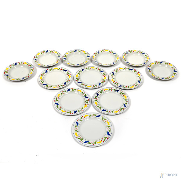 Servizio Tognana composto da 6 piatti fondi e 6 piatti piani con decori stilizzati alla tesa, XX secolo, (difetti)