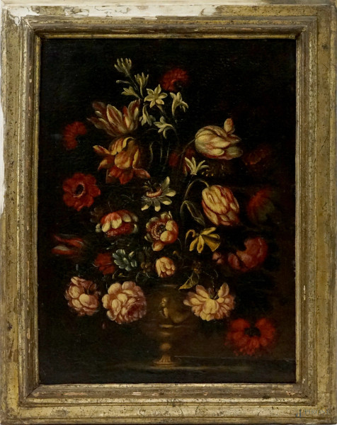 Ambito di Mario de' Fiori (Roma, 1603-1673), Natura morta con vaso di fiori, olio su tela, cm66x50, entro cornice.