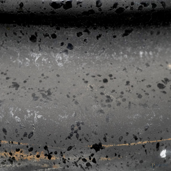 Vaso in ceramica con esterno a rifinitura grezza ed anse a foggia di collo di cigno, XX secolo, a...