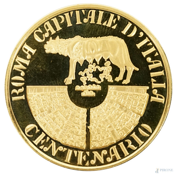 Medaglia in oro Centenario di Roma Capitale d'Italia, diametro cm 3,3, peso gr. 17,5, entro astuccio originale