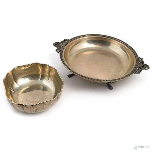 Lotto composto da due centrotavola in argento 800/000, misure massime cm 6,5x31x25, peso gr 780