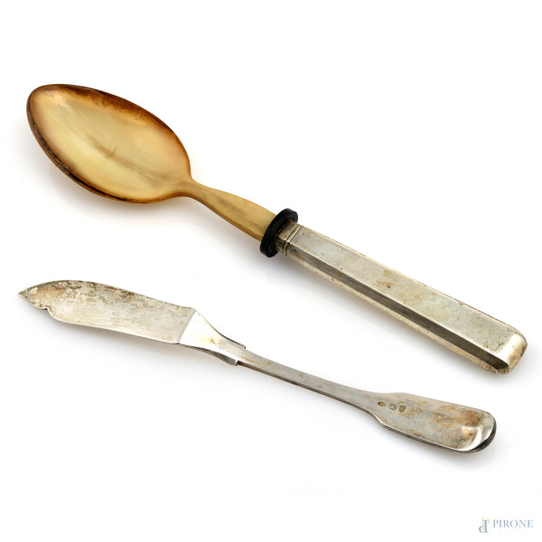 Servizio di posate incompleto in argento 800/000, peso al netto dei coltelli e delle posate da in...