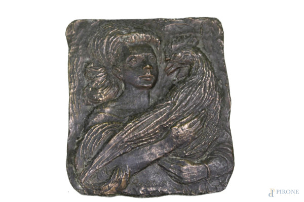 Domenico Purificato - Lastra in bronzo raffigurante fanciulla con gallo, 13x11 cm