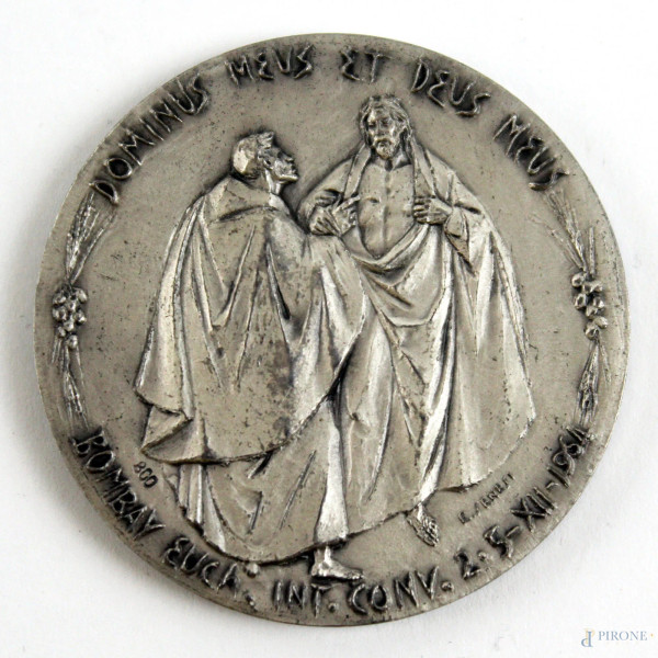 Medaglia in argento raffigurante Paolo VI a Bombay, diametro cm. 5, datata 1964.