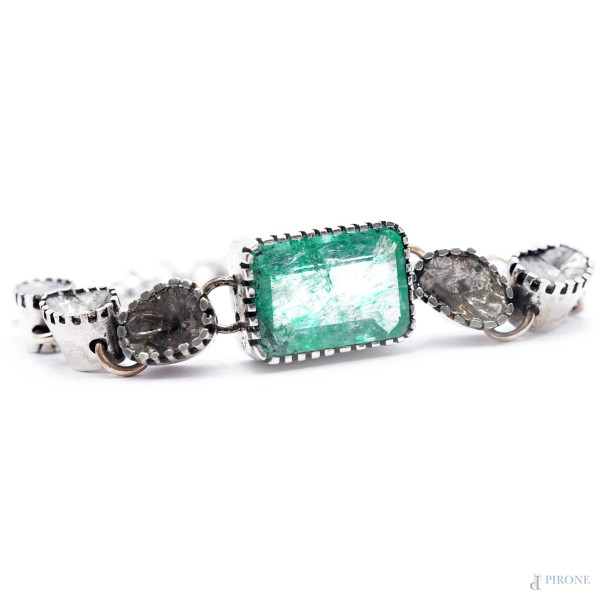 Bracciale in argento con smeraldo 13 ct e diamanti 6 ct totali, lunghezza cm 18, peso gr. 19
