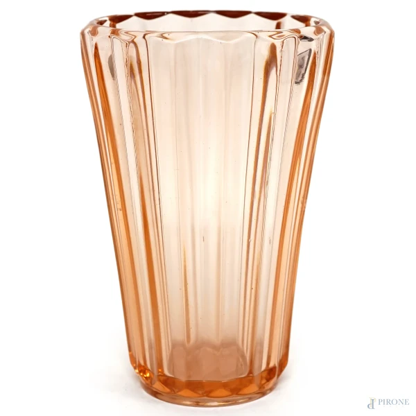 Vaso in vetro color arancio, XX secolo, altezza cm 22,5