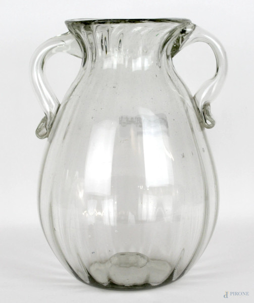 Vaso biansato in vetro di Murano, altezza cm 29,5, XX secolo