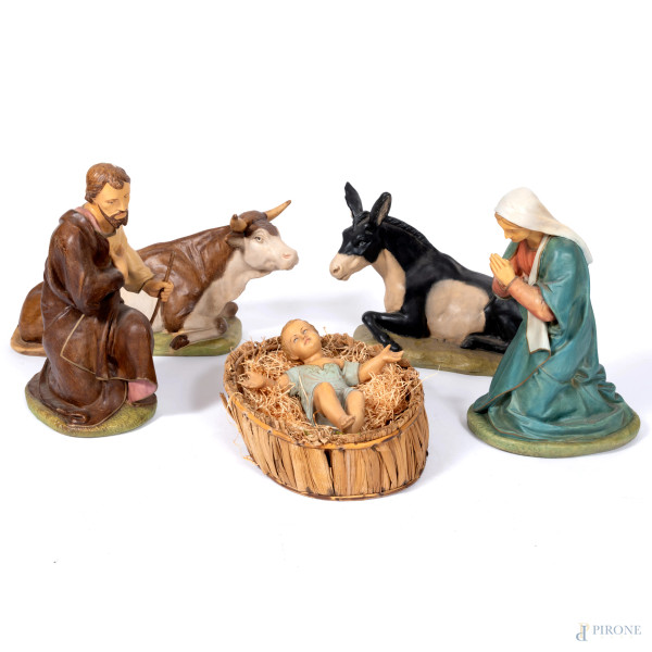 Gruppo da presepe in resina, XX secolo, altezza massima cm 45, (difetti, restauri, segni di usura)