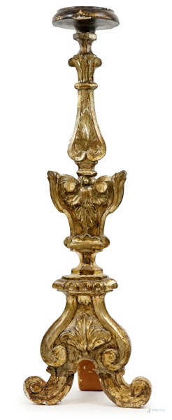 Portacero in legno intagliato e dorato, XIX secolo, cm h 96, (difetti).