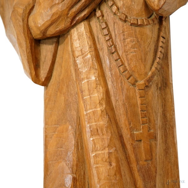 Flavio Pancheri (attivo a Ortisei, 1962 - 1994), Scultura in legno raffigurante San Francesco con...