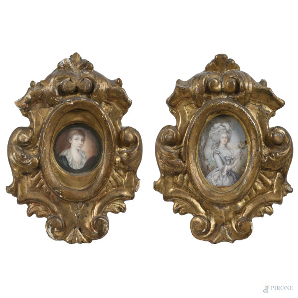 Lotto di due miniature raffiguranti dama e fanciulla, XIX-XX secolo, misure complessive massime cm 22,5x16, (segni di usura, difetti)