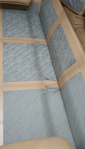 Divano Frau tre posti, cm 75x210x90, (difetti)