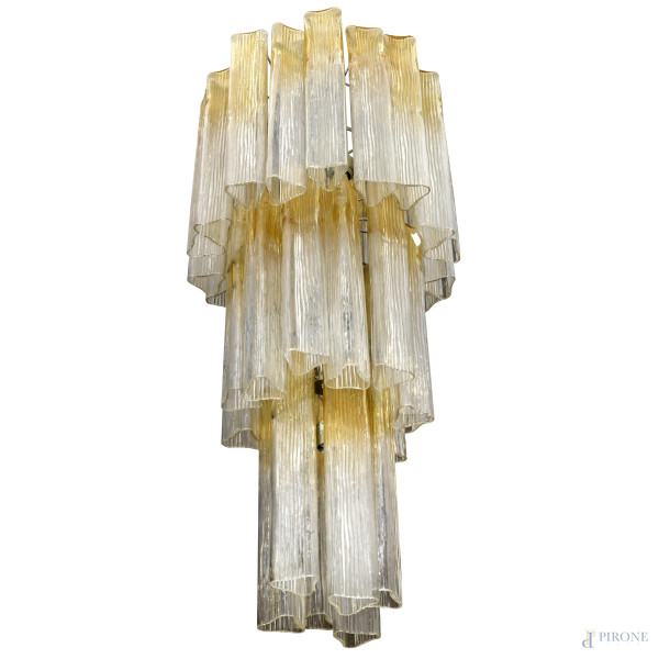 Lampadario in stile Triedro in vetro di Murano a tre registri, XX secolo, cm , (rotture, felature...