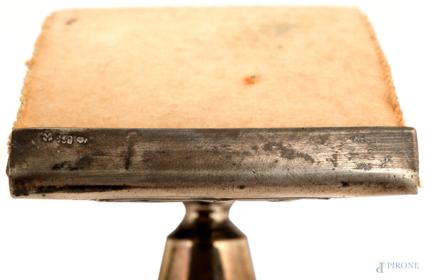 Calamaio con base in vetro e inserti in argento, cmx25x17, (difetti)