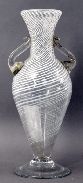 Vaso in vetro di Murano a filigrana, altezza 24 cm.
