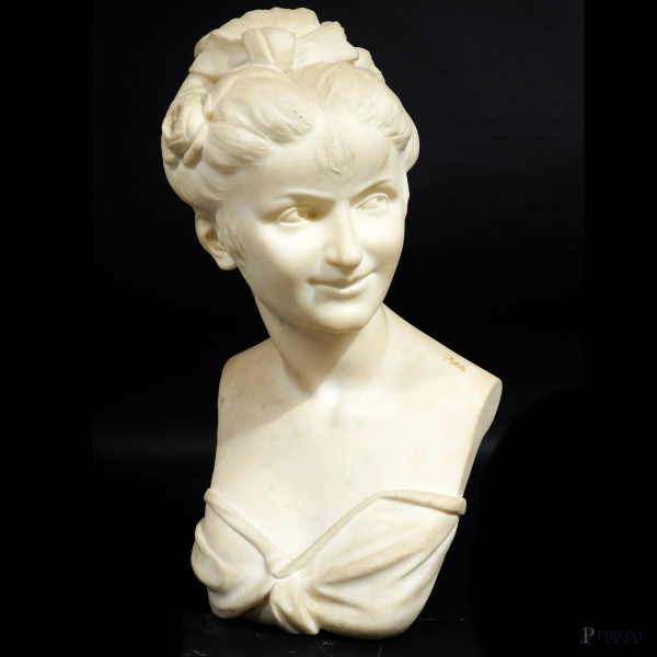 Scultura in marmo raffigurante un busto femminile,firmata R. Battelli, altezza cm 45