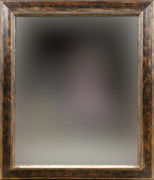 Specchiera in legno dipinto effetto tartaruga, XX secolo, cm 136x114,5, (segni di usura, scalfiture, difetti)