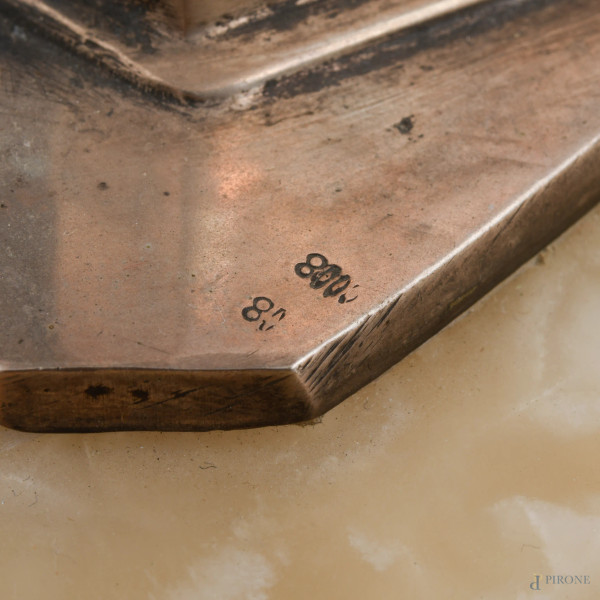 Venere al bagno, argento su base in alabastro, altezza cm 34, peso lordo gr. 3.750, (difetti)