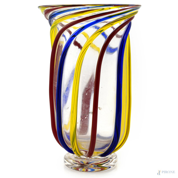 Archimede Seguso, Vaso in vetro di Murano con striature a rilievo nei toni del magenta, blu e giallo, altezza cm 25, firmato a graffio alla base, (lievi segni di usura e graffi)