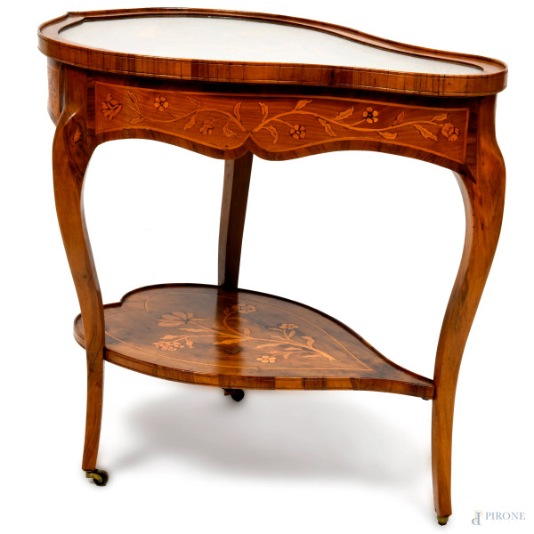 Tavolino in legno con intarsi floreali, a rami, foglie e boccioli, inizi del XX secolo, cm74x80x51 (difetti)