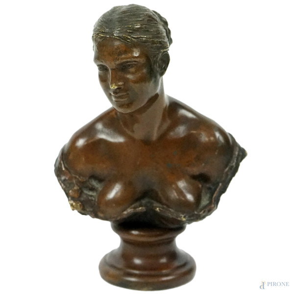 Busto femminile in bronzo brunito, firmato sul retro "Gemito", cm h 14