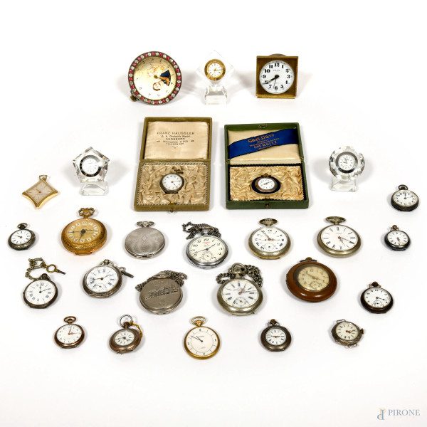 Lotto di orologi da taschino e 5 orologi da tavolo, cm 10x6, (difetti, meccanismo da revisionare)