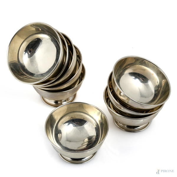Lotto di 9 coppette in argento 800/000, XX, Padova, Rino Greggio, peso complessivo gr 850, cm 6,5...