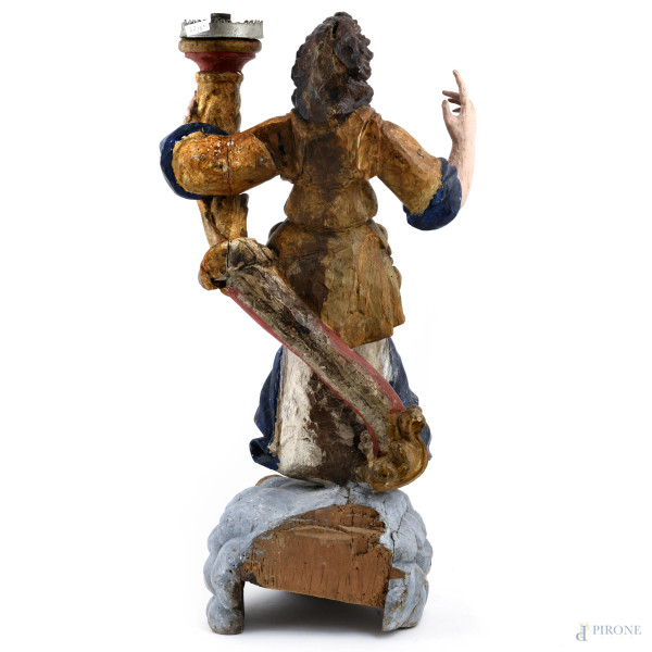 Coppia di angeli reggicero in legno dipinto e dorato, XVIII secolo, altezza cm 74, (segni di usur...