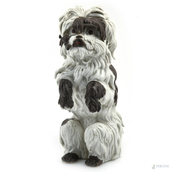 Scultura in porcellana Samson raffigurante cane, XIX-XX secolo, altezza cm 28, (lievi segni di usura)