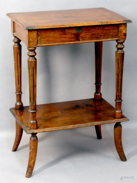 Tavolino da lavoro in mogano con piano alzabile, altezza 74x53x36 cm, XIX secolo.
