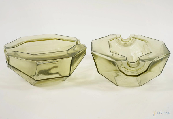 Due posacenere in vetro soffiato di Murano, designer Toni Zuccheri (1937-), cm h 9,5x21x20